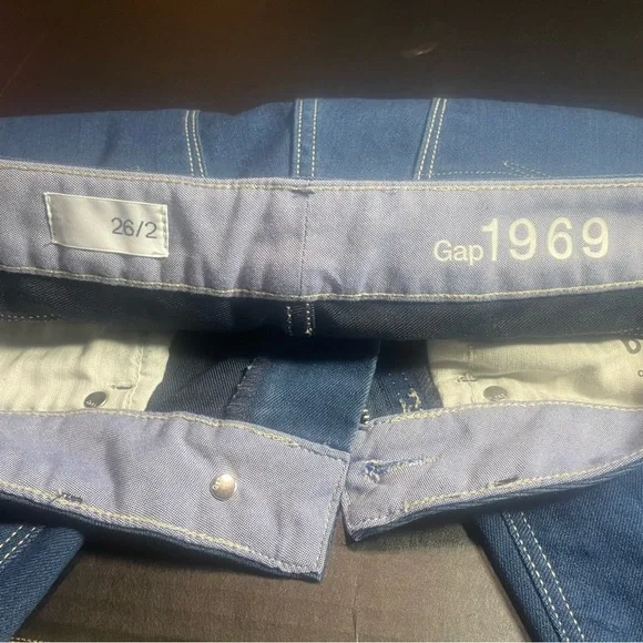 NWOT Gap Denim cut off Jean shorts 26/2 regular never worn Buy cheap off season! - Picture 7 of 11